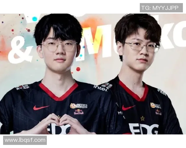 邓姓足球明星盘点及其在国际赛场上的精彩表现与成就分析